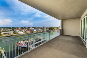 Balcony2