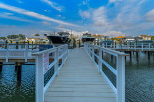 Dock13