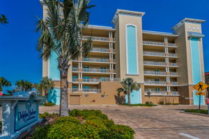 Front Exterior12