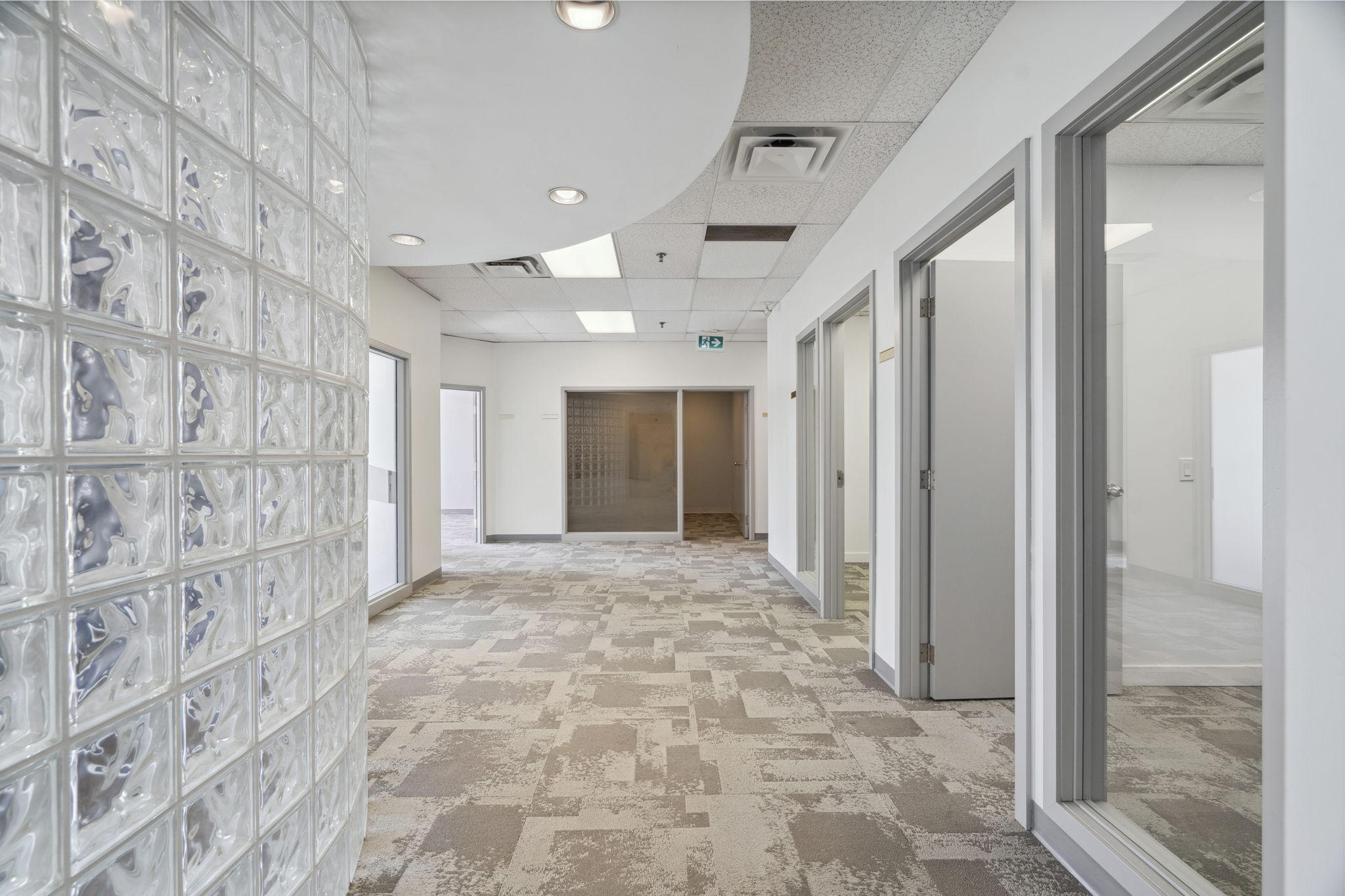 125 Lakeshore Rd E Oakville, ON L6J 1H4