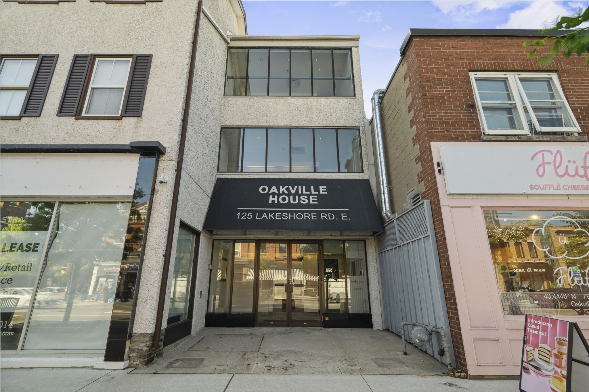 125 Lakeshore Rd E Oakville, ON L6J 1H4