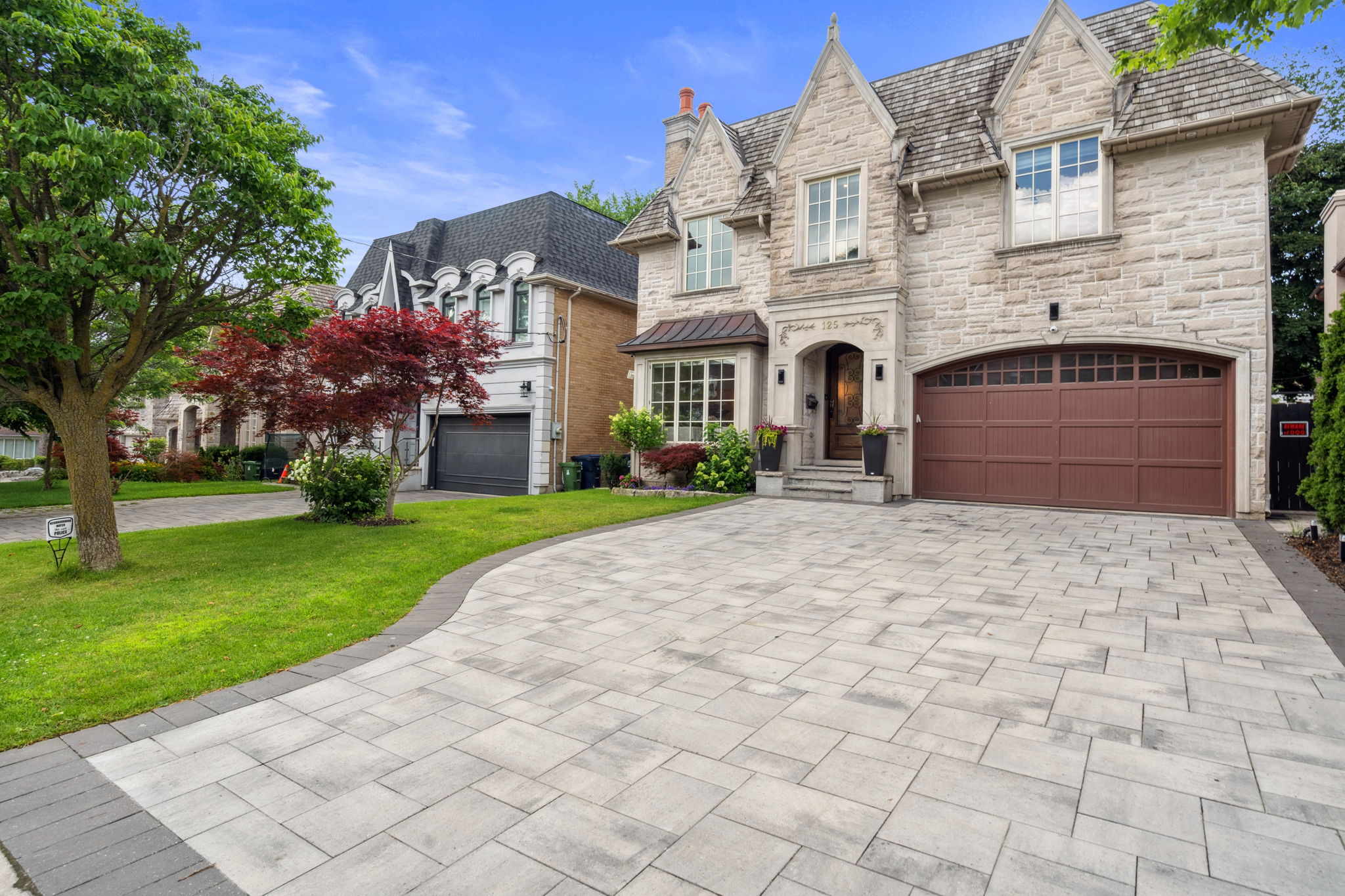 125 Munro Blvd Toronto, ON M2P 1C7