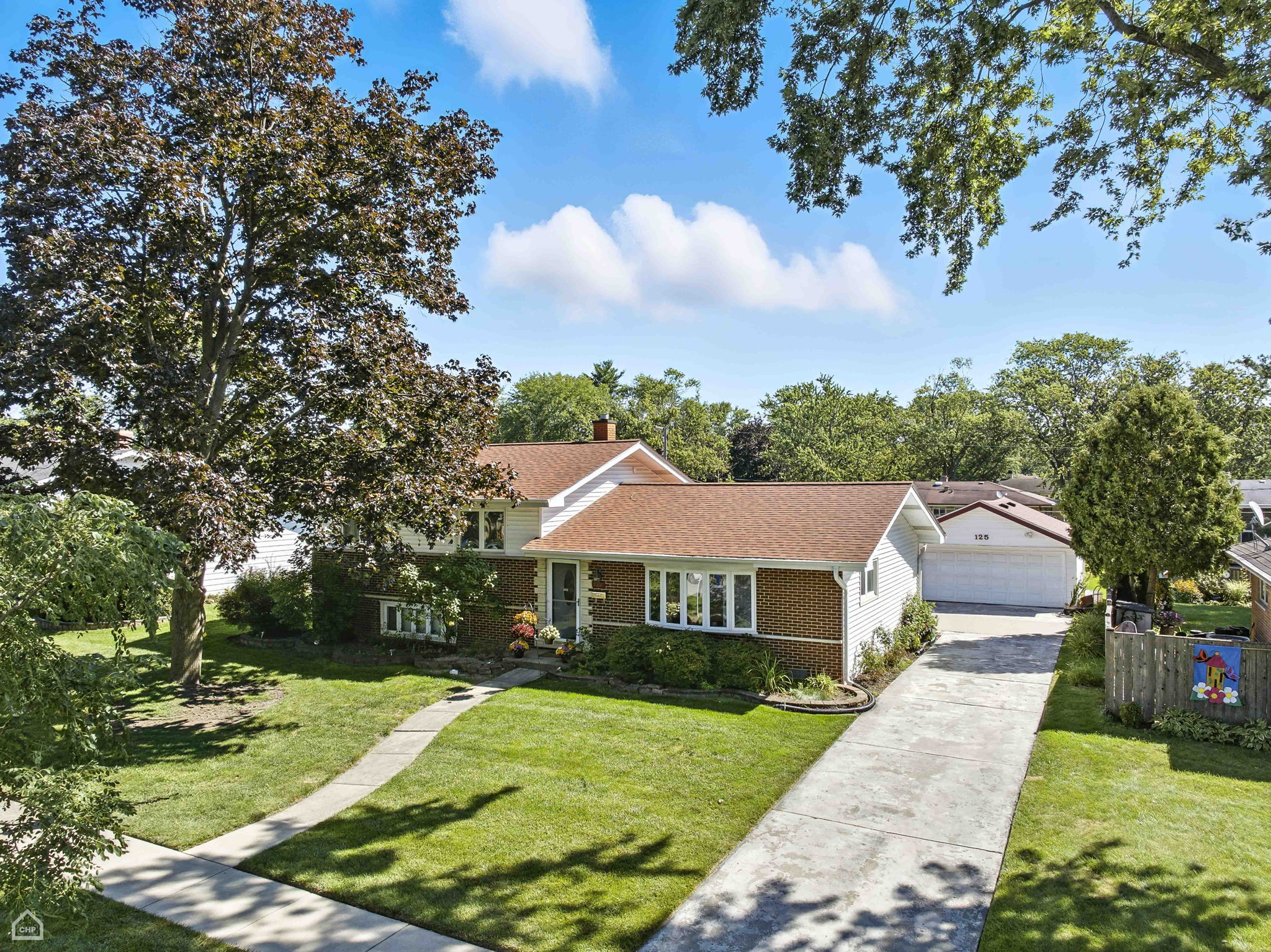 125 N Stratton Ln_001