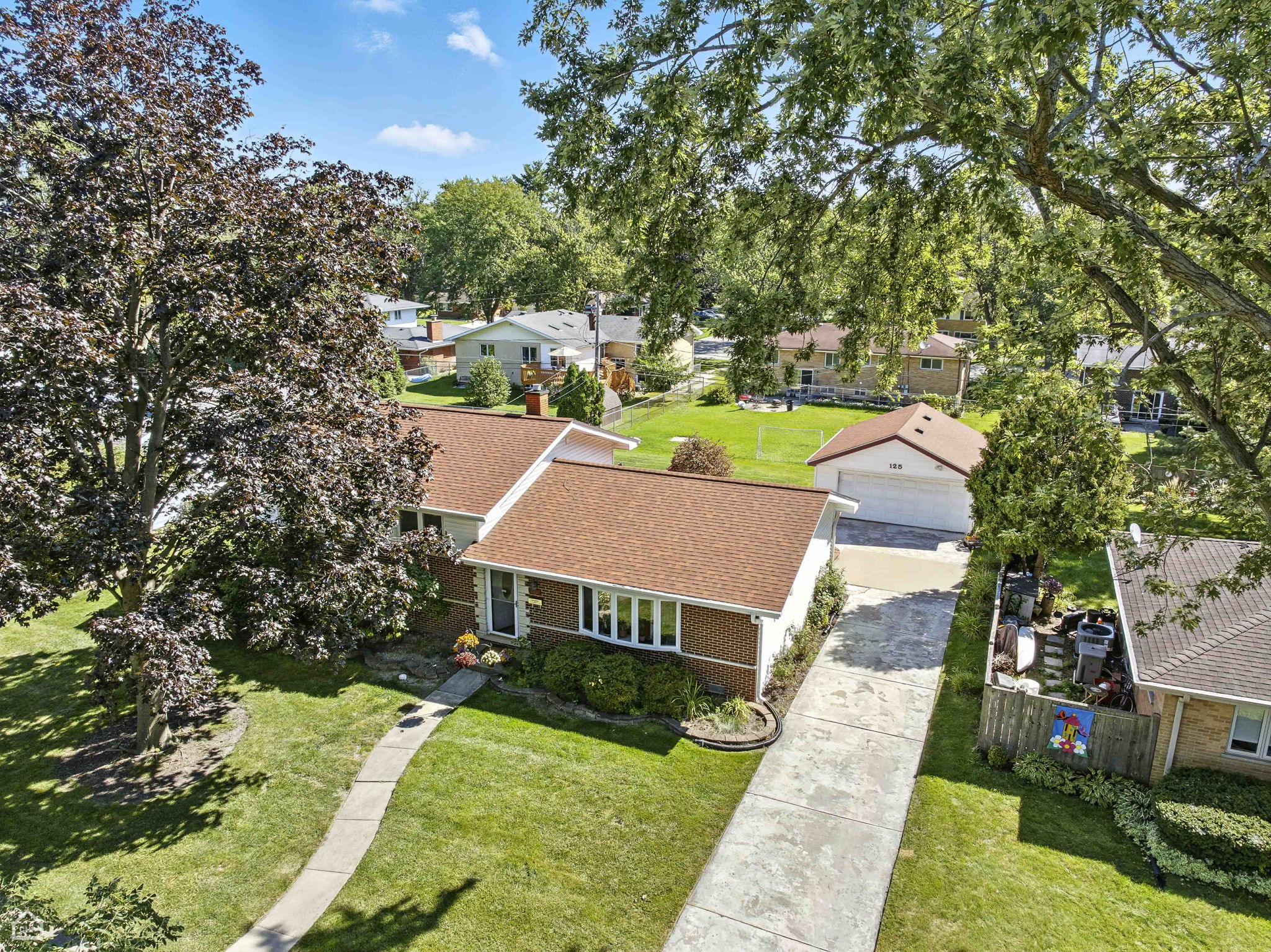 125 N Stratton Ln_002