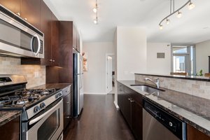 125 S Green St, Chicago, IL 60607, USA Photo 15