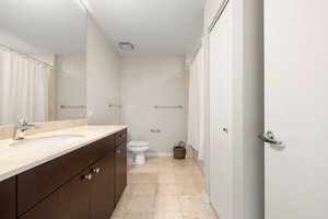 125 S Green St, Chicago, IL 60607, USA Photo 9