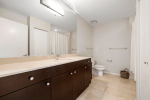 125 S Green St, Chicago, IL 60607, USA Photo 8