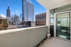 125 S Green St, Chicago, IL 60607, USA Photo 32