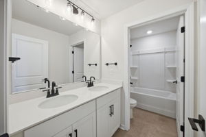  Photo 44