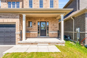 Front Porch/Entrance