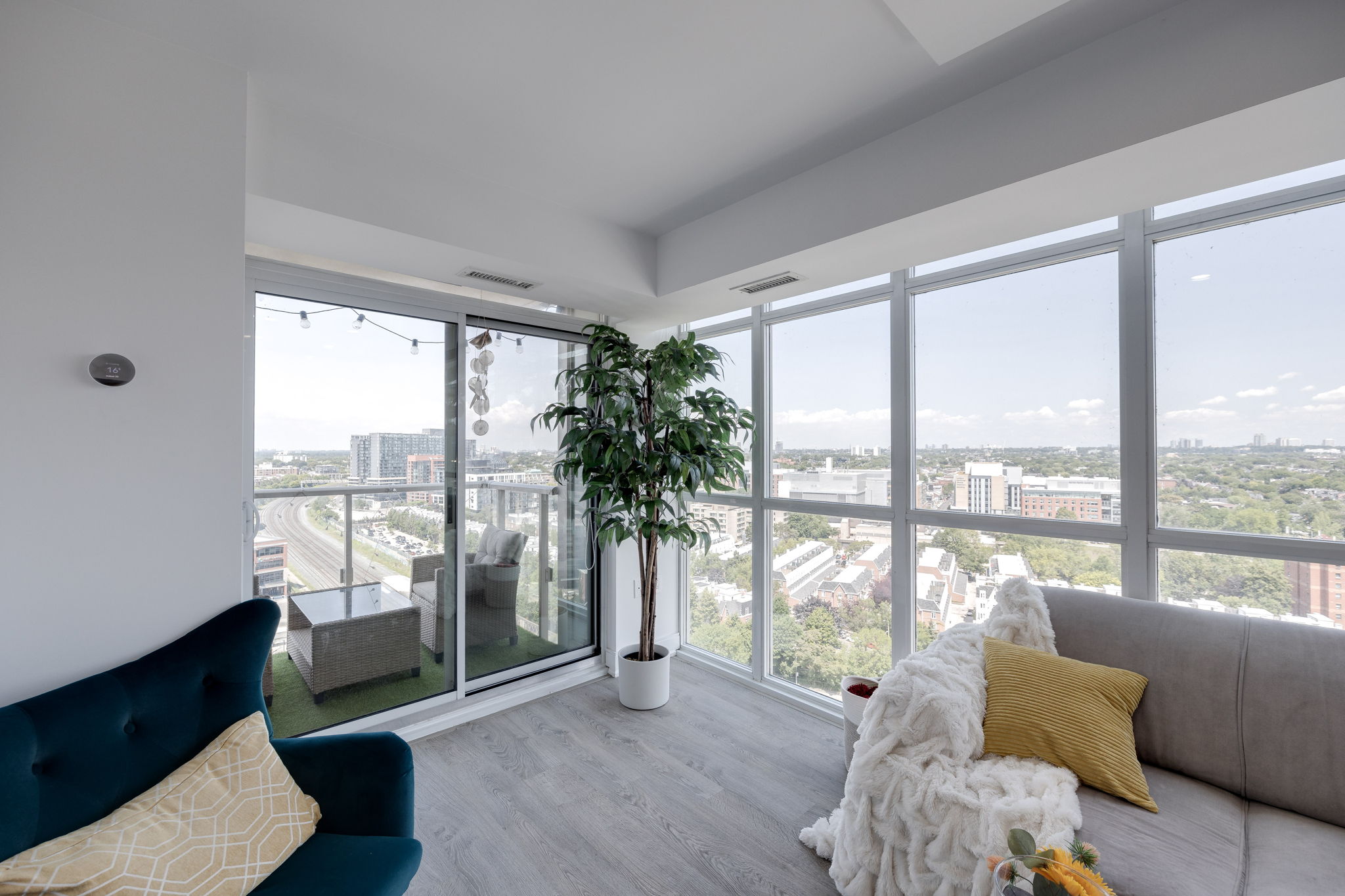 Toronto property showcase — delivered property photograph 11