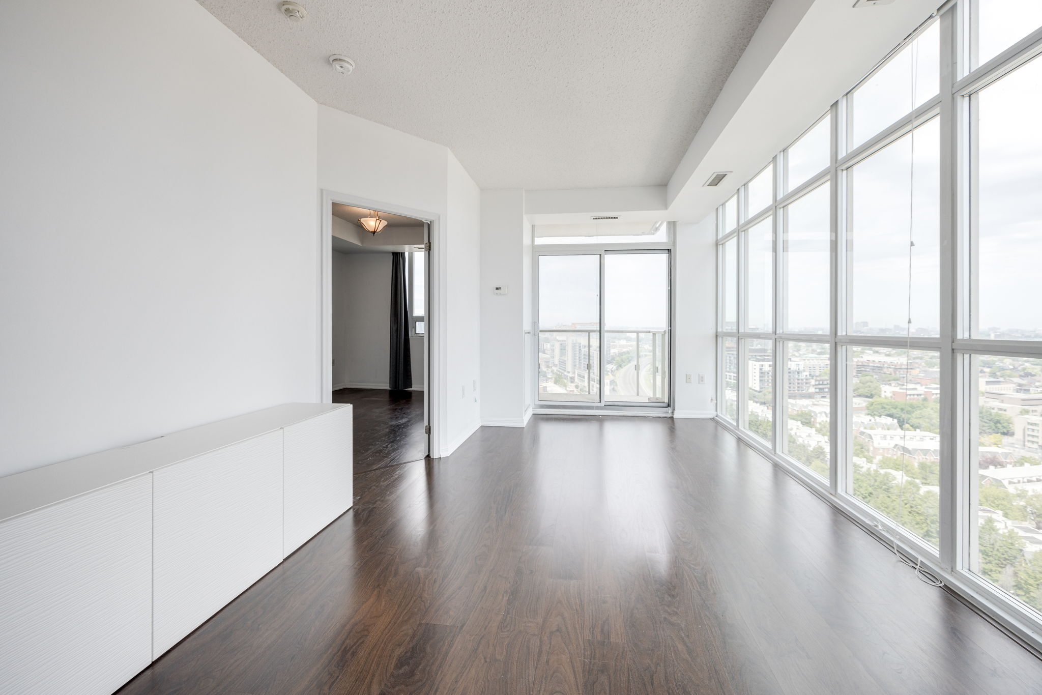 Toronto property showcase — delivered property photograph 10
