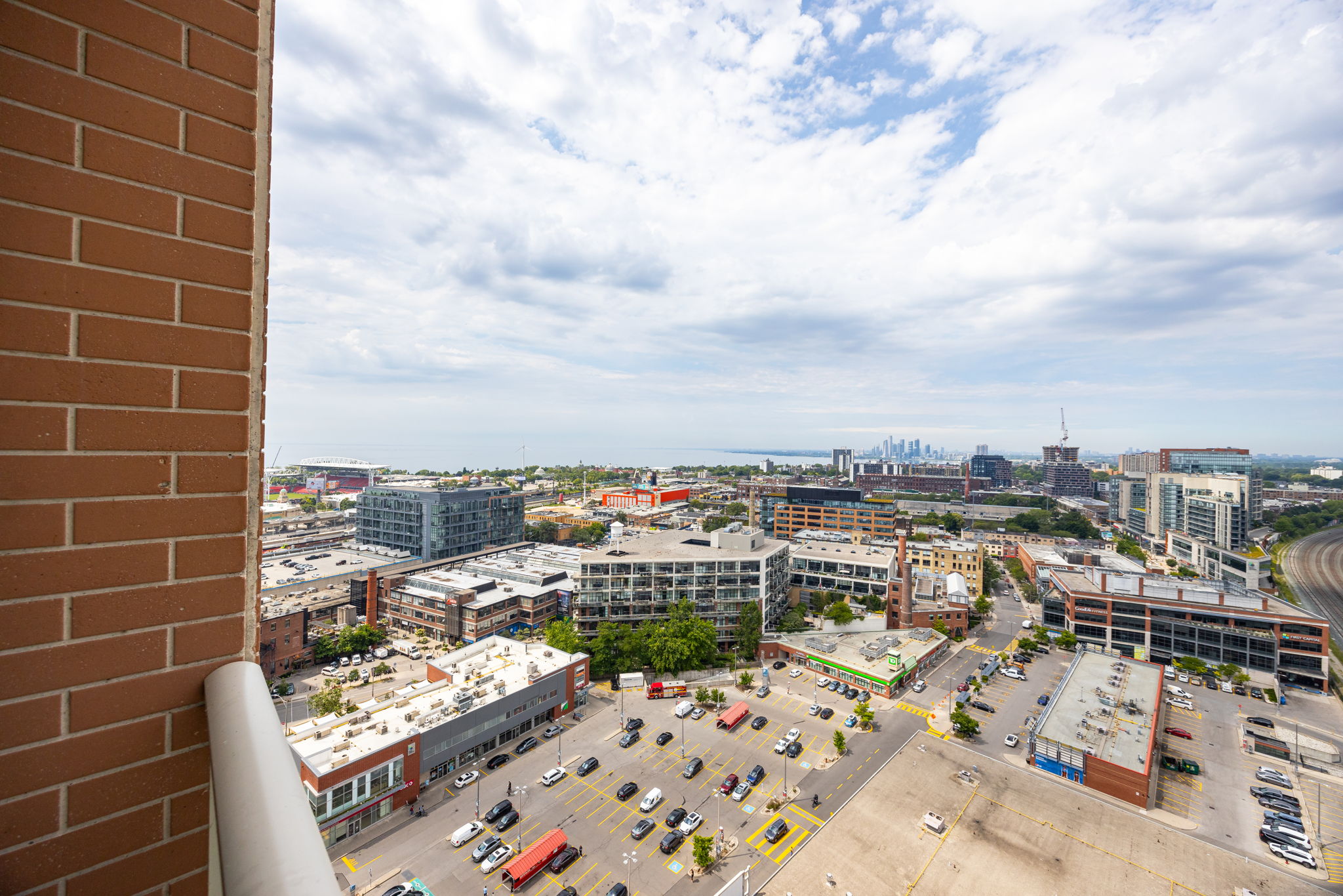 Toronto property showcase — delivered property photograph 30