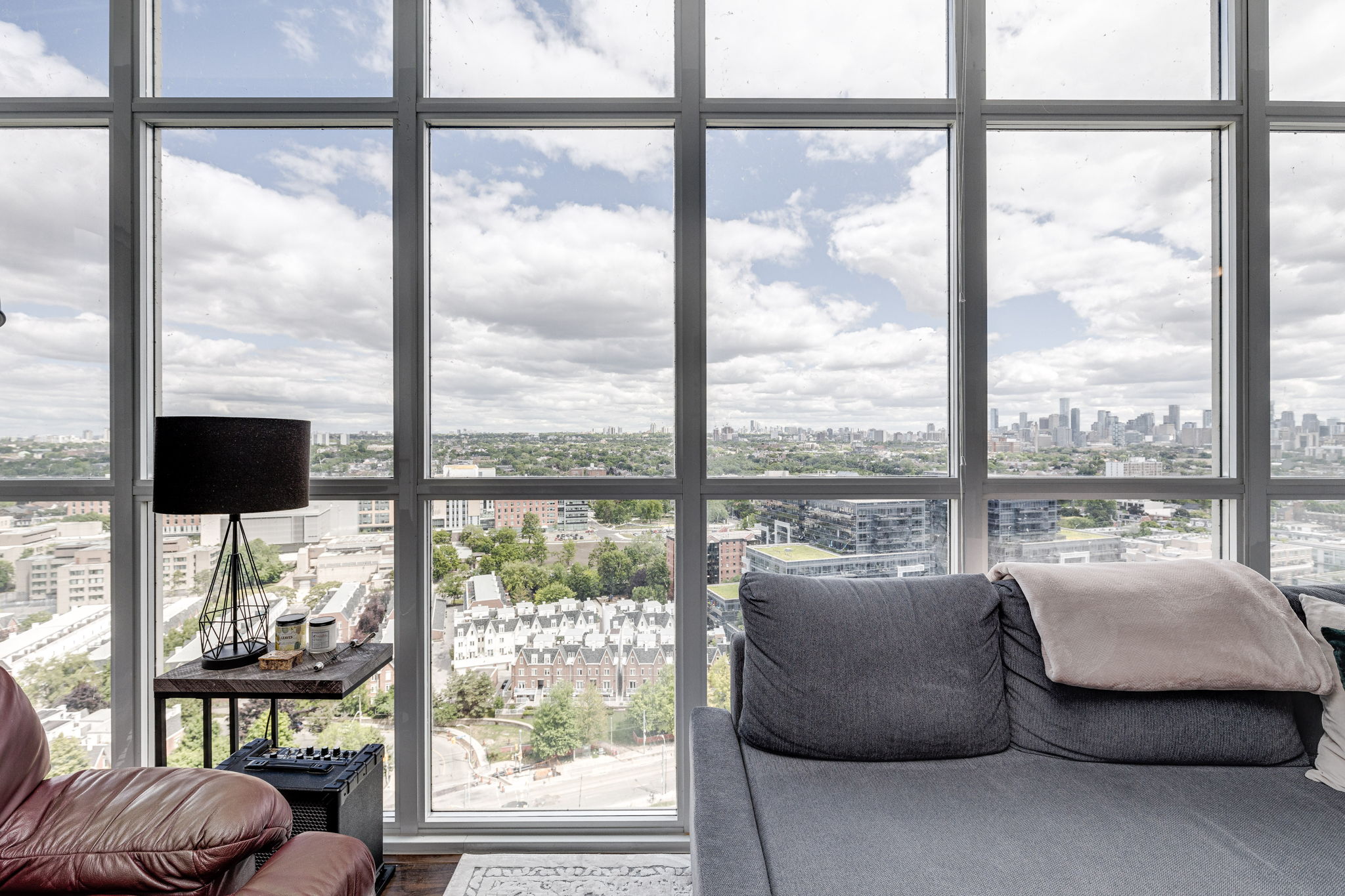 Toronto property showcase — delivered property photograph 16