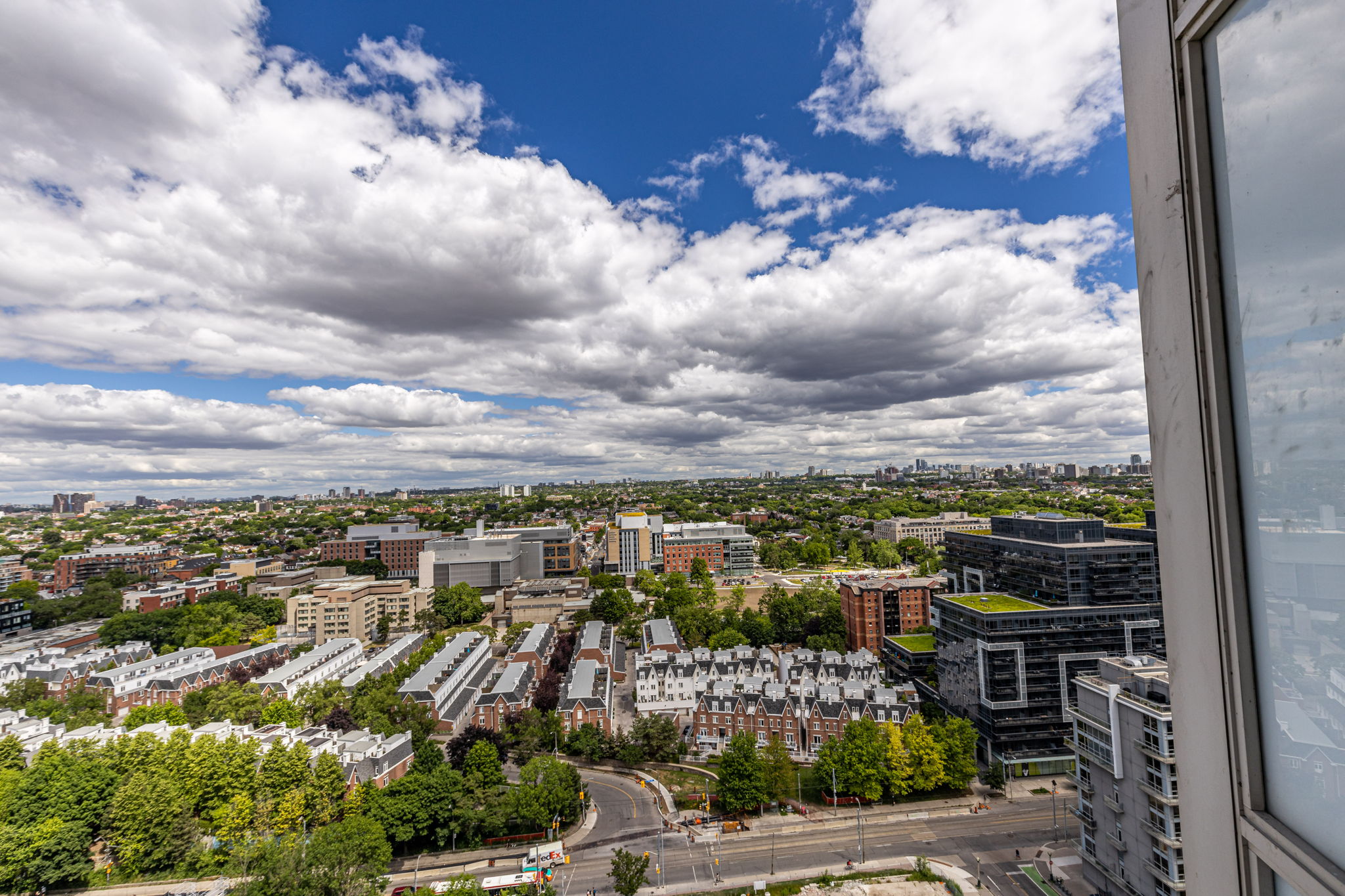 Toronto property showcase — delivered property photograph 25