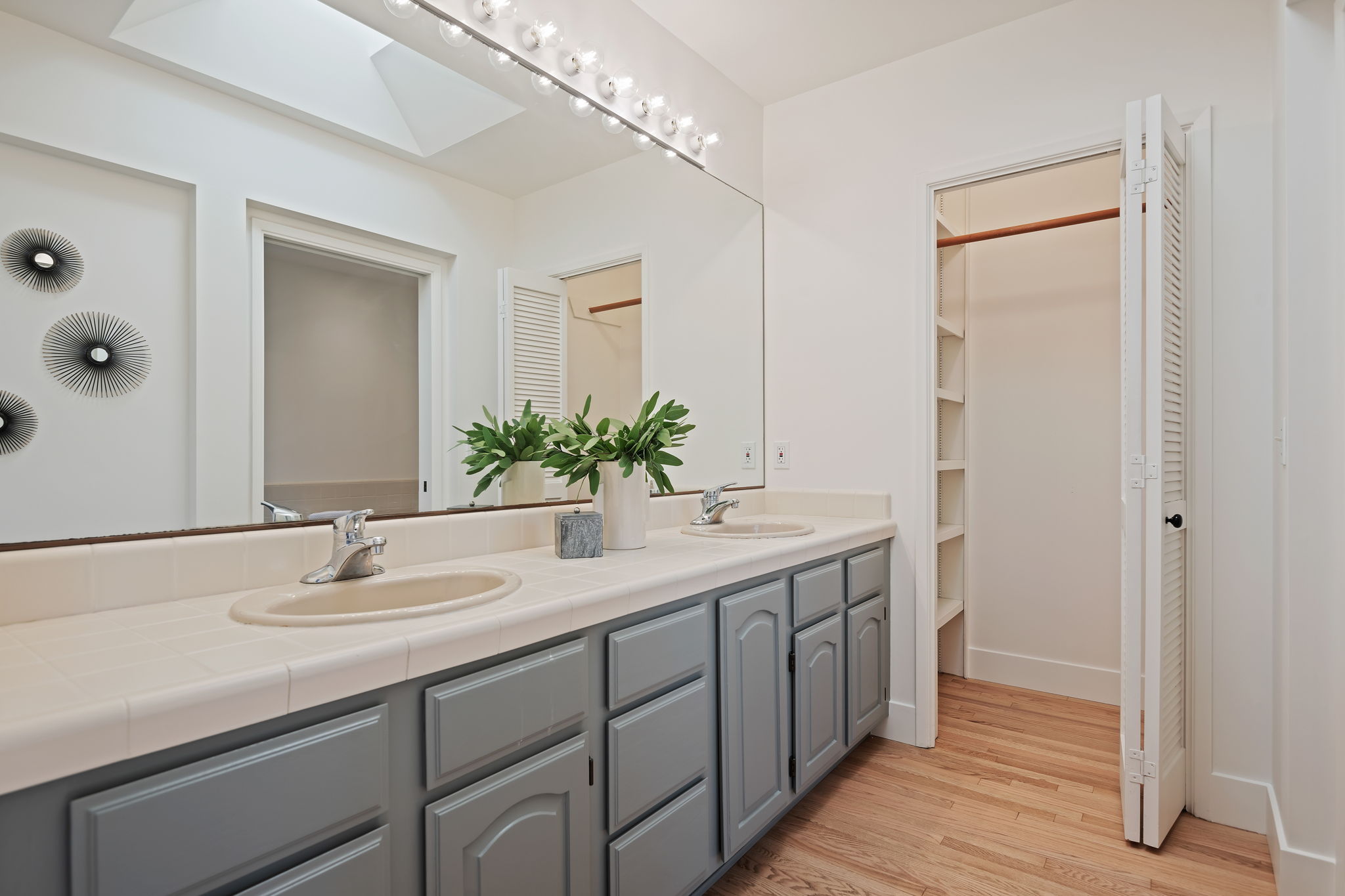 25 - Primary Bathroom