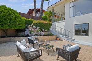 06 - Front Patio