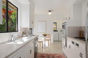 13 - Kitchen