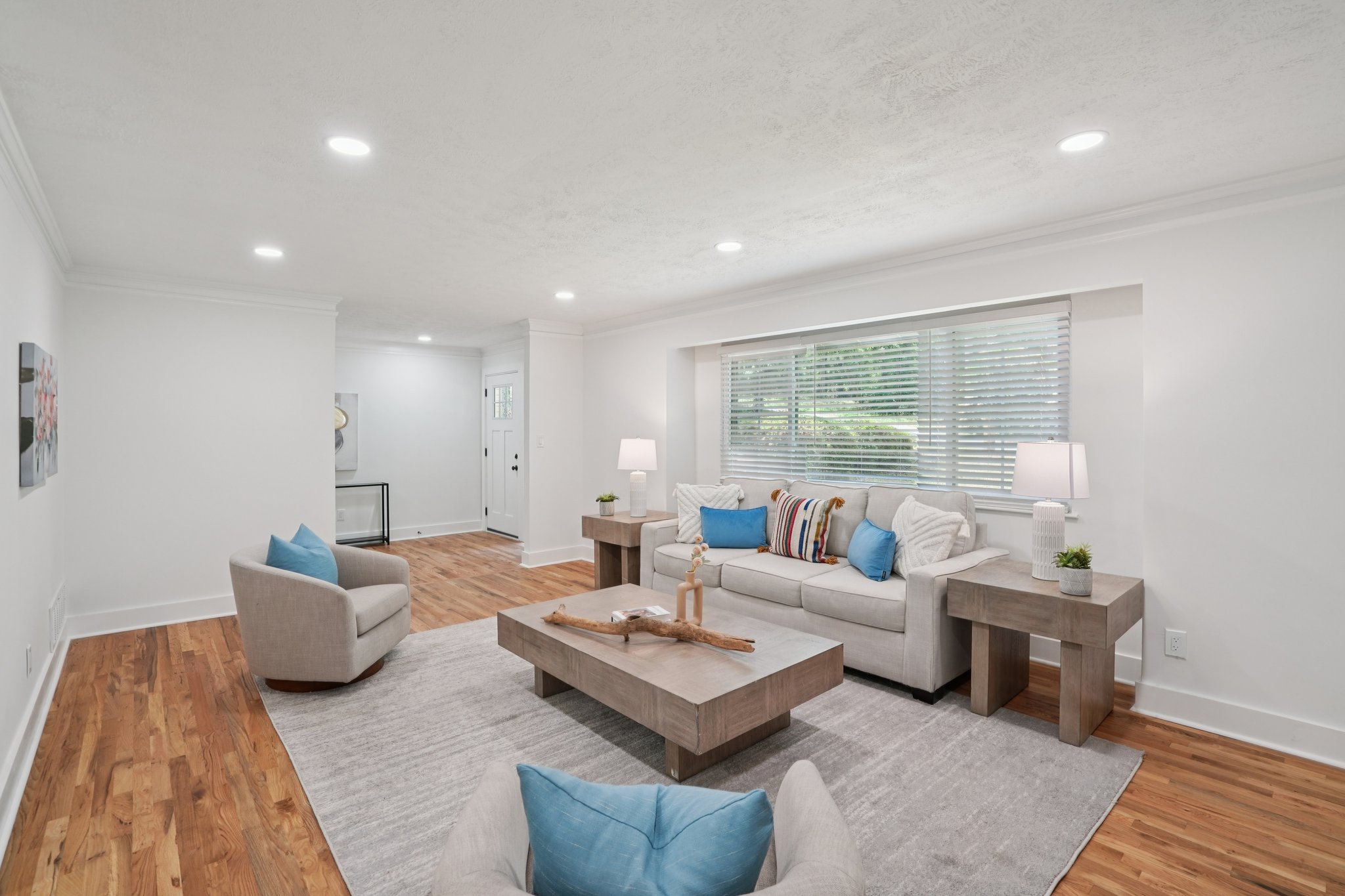 Rockcrest Dr-L0105-008.jpg