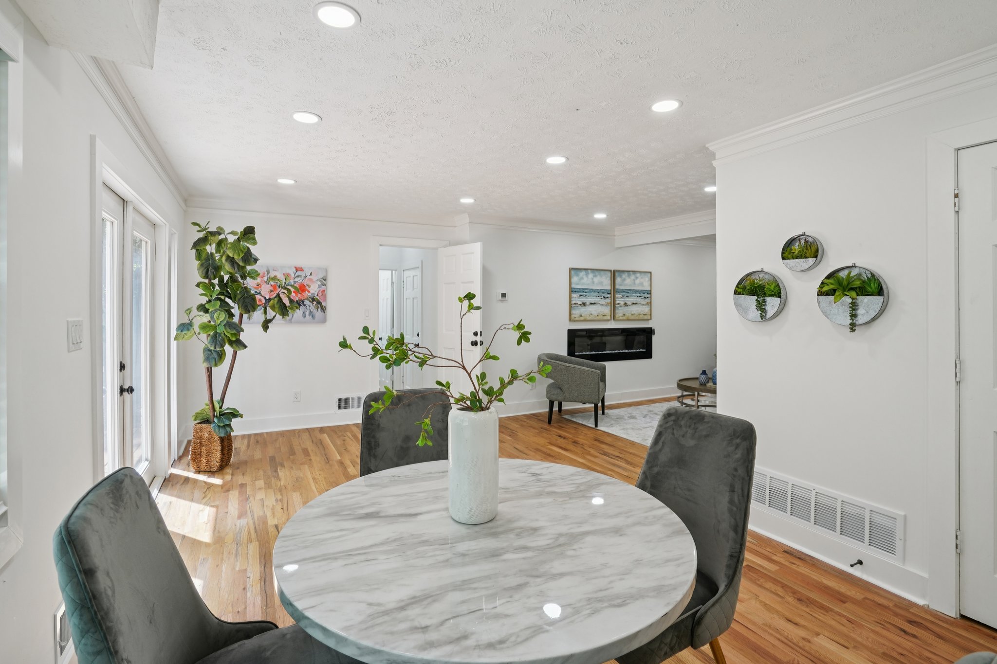 Rockcrest Dr-L0105-020.jpg