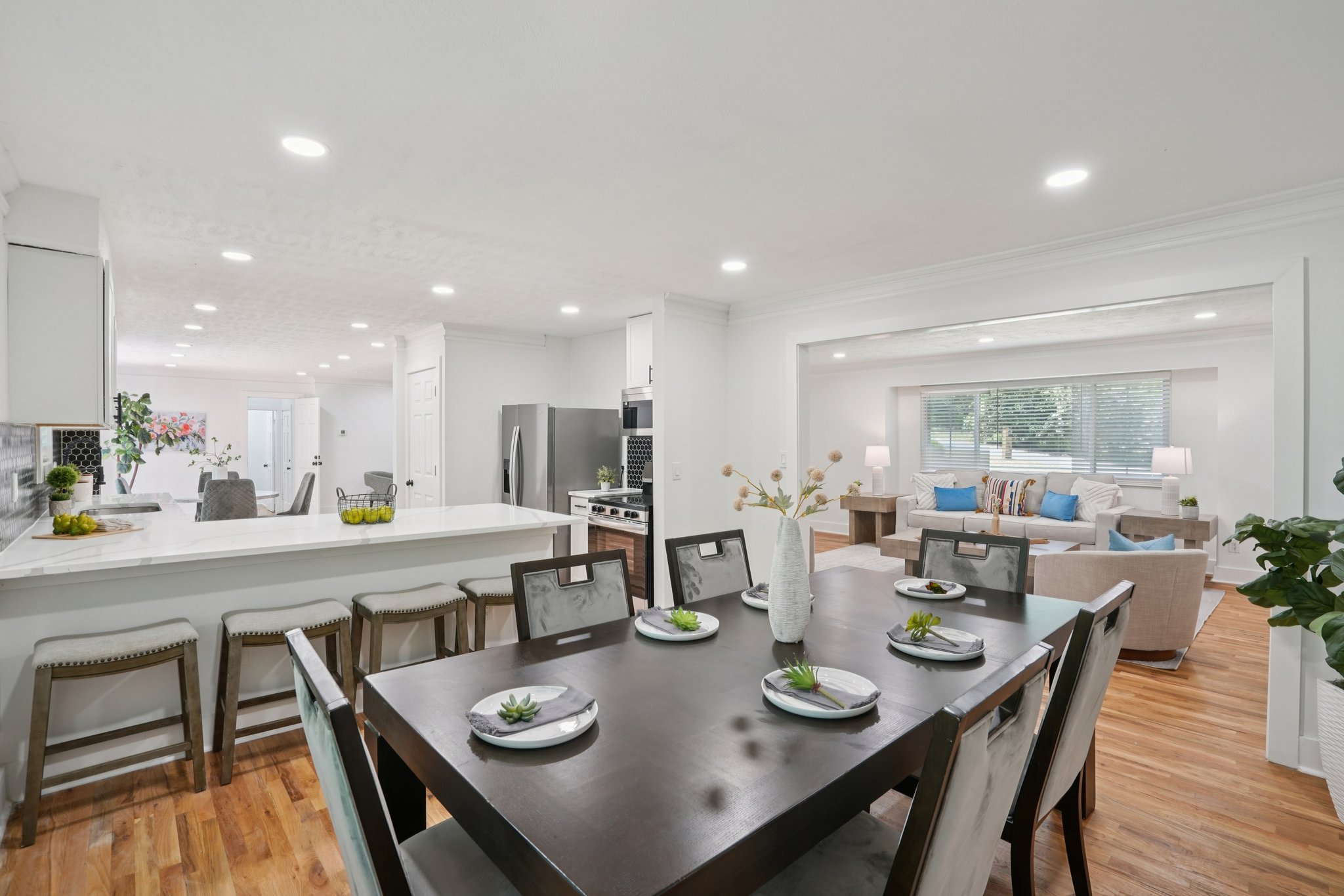 Rockcrest Dr-L0105-022.jpg