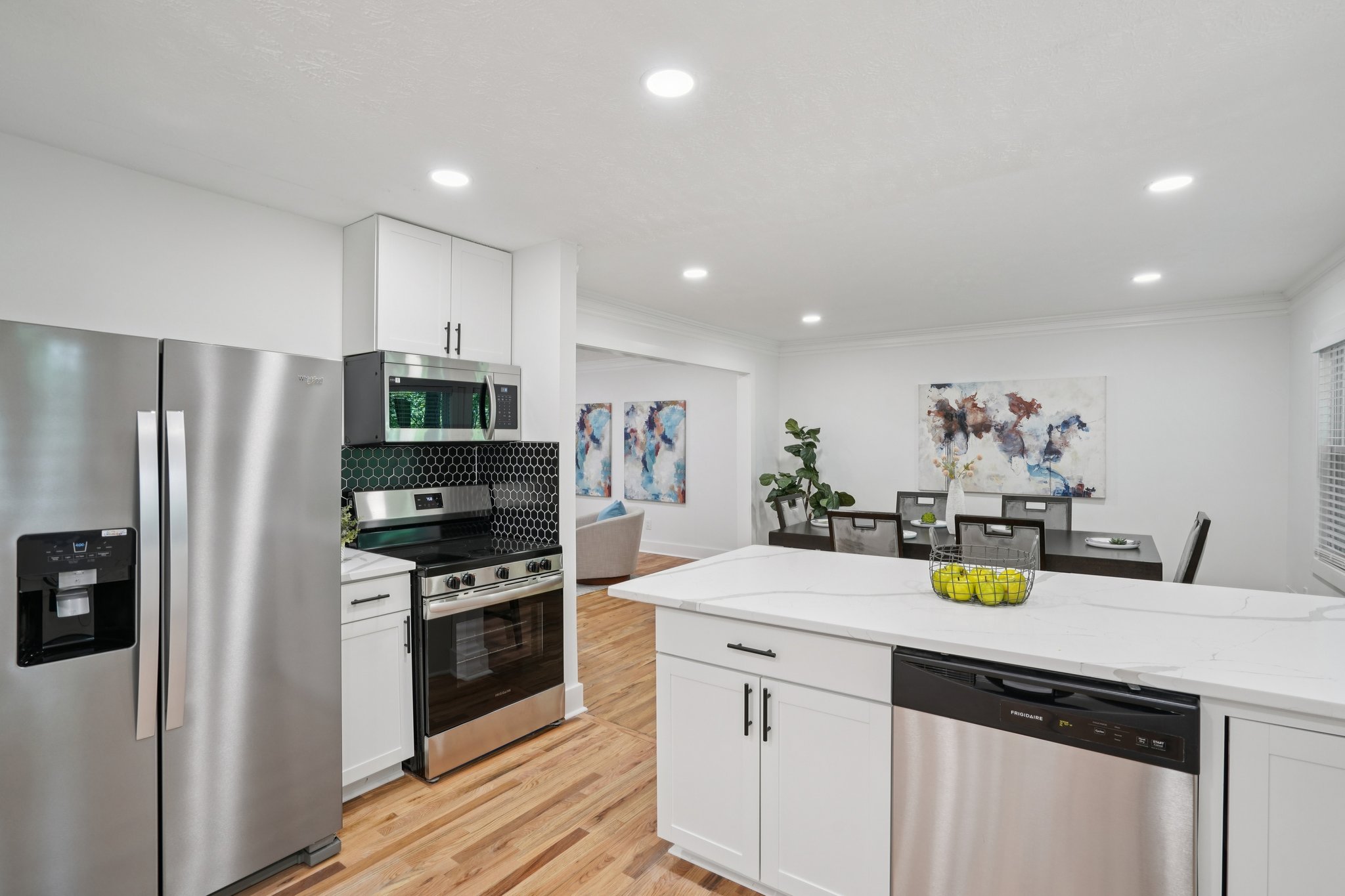 Rockcrest Dr-L0105-027.jpg
