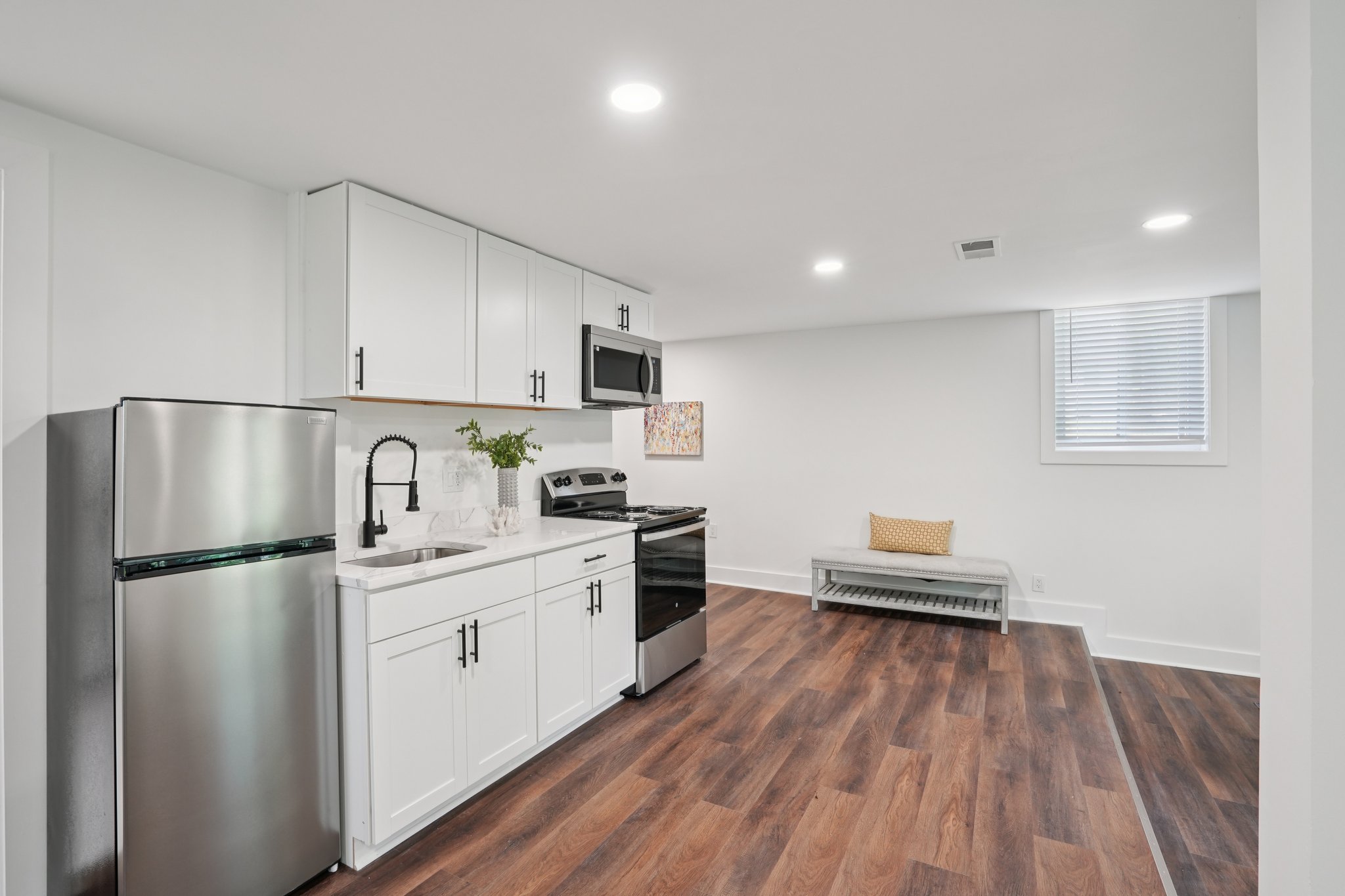 Rockcrest Dr-L0105-030.jpg