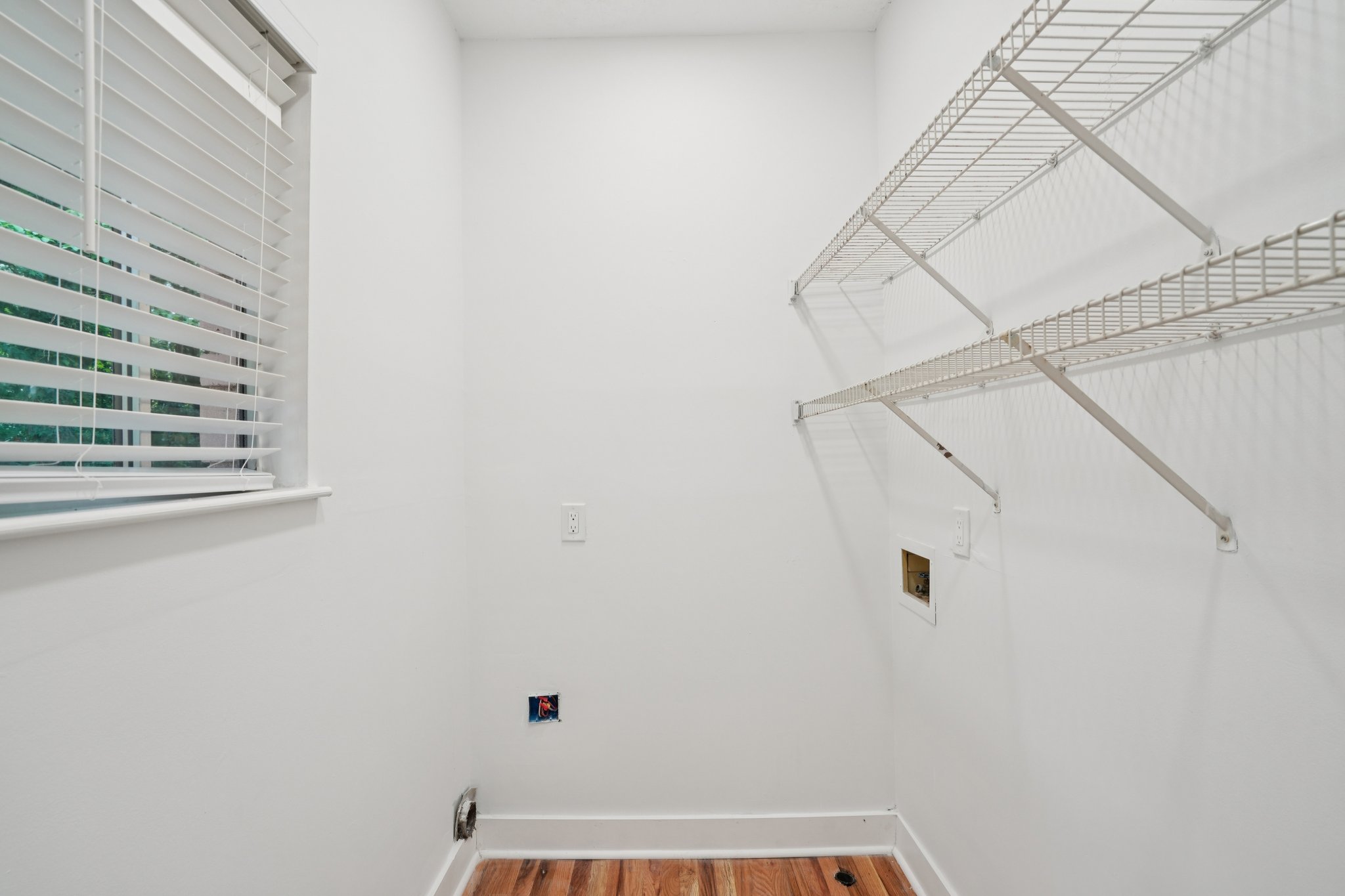 Rockcrest Dr-L0105-031.jpg