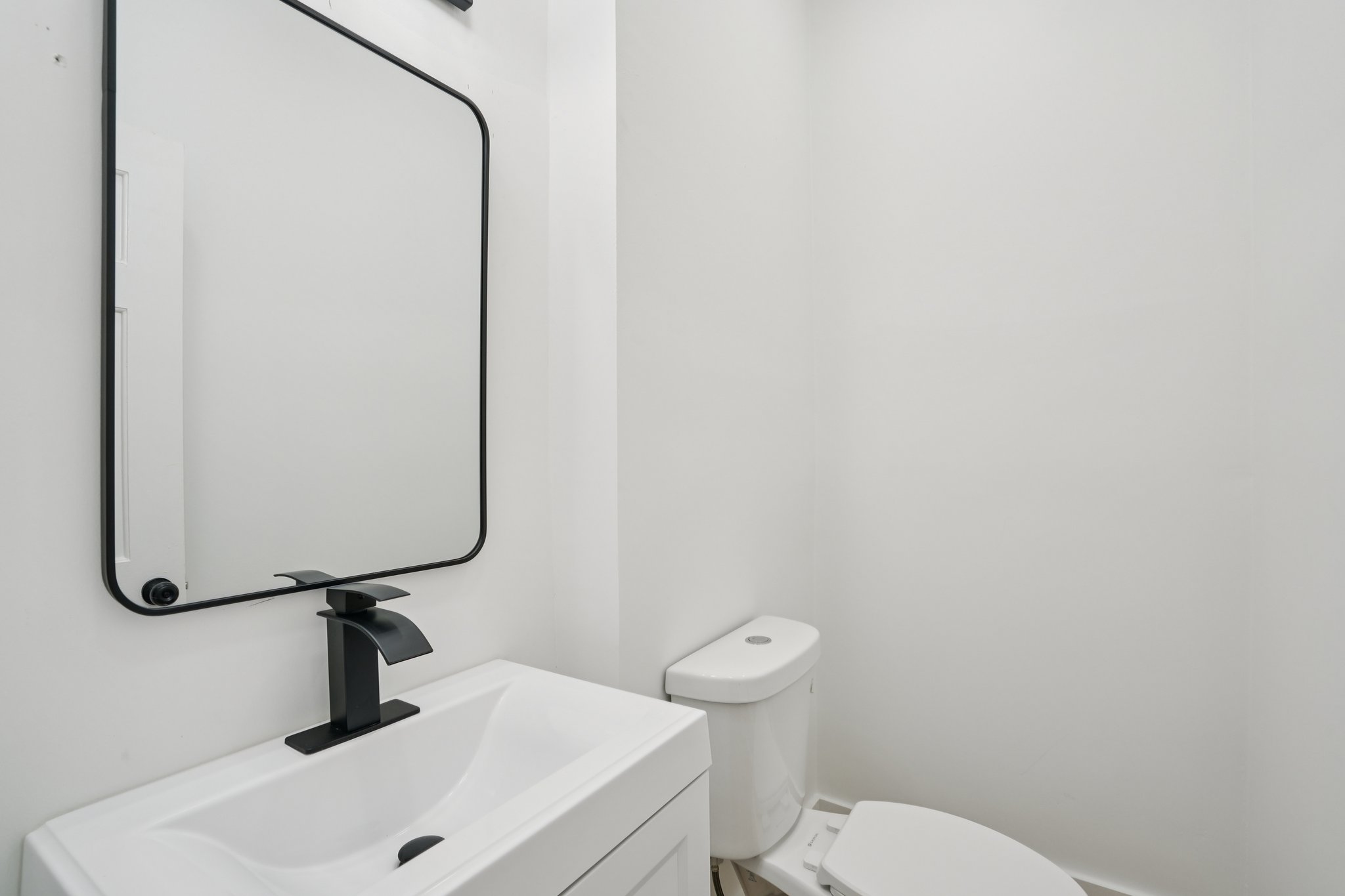Rockcrest Dr-L0105-032.jpg