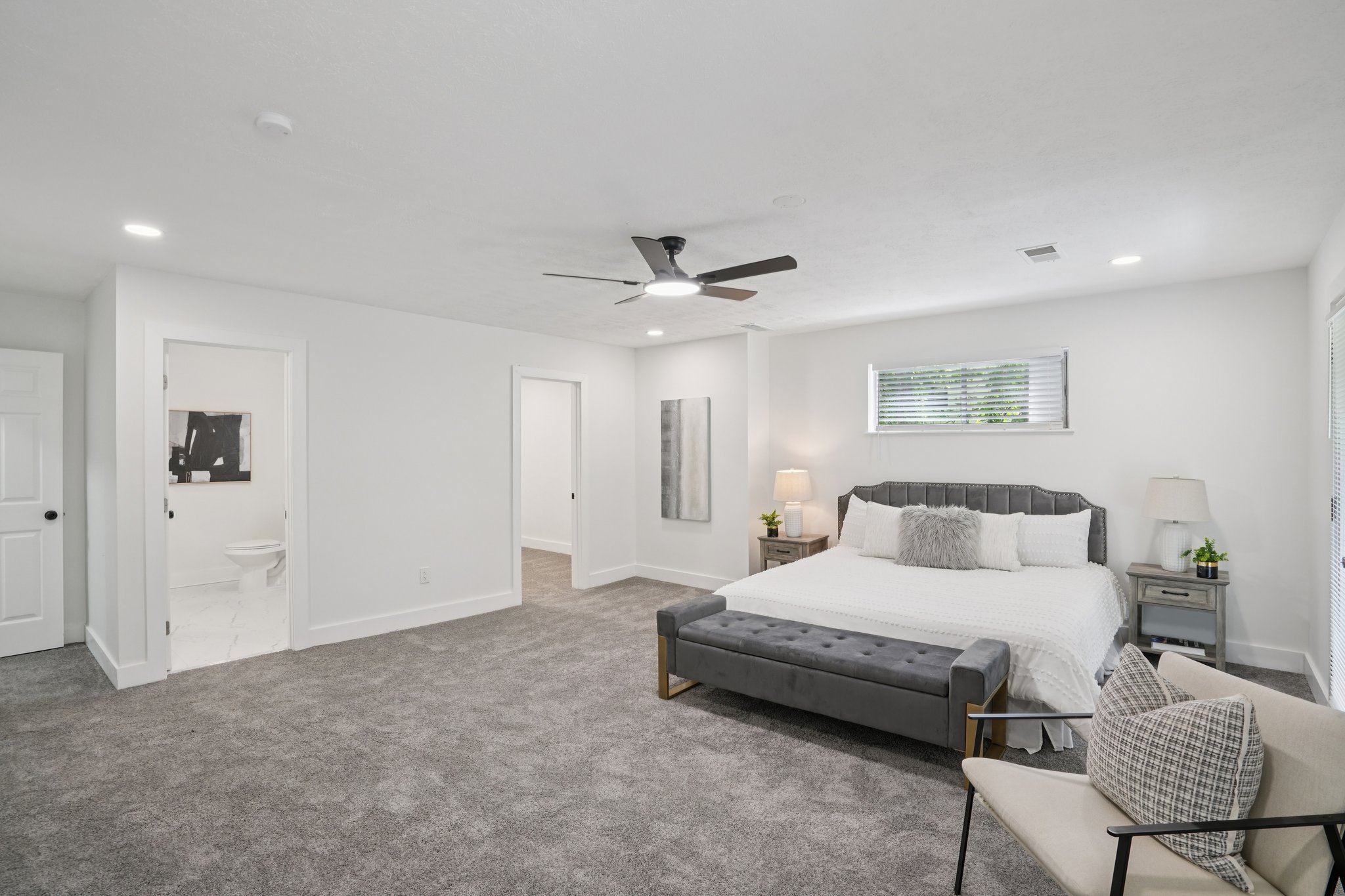 Rockcrest Dr-L0105-035.jpg