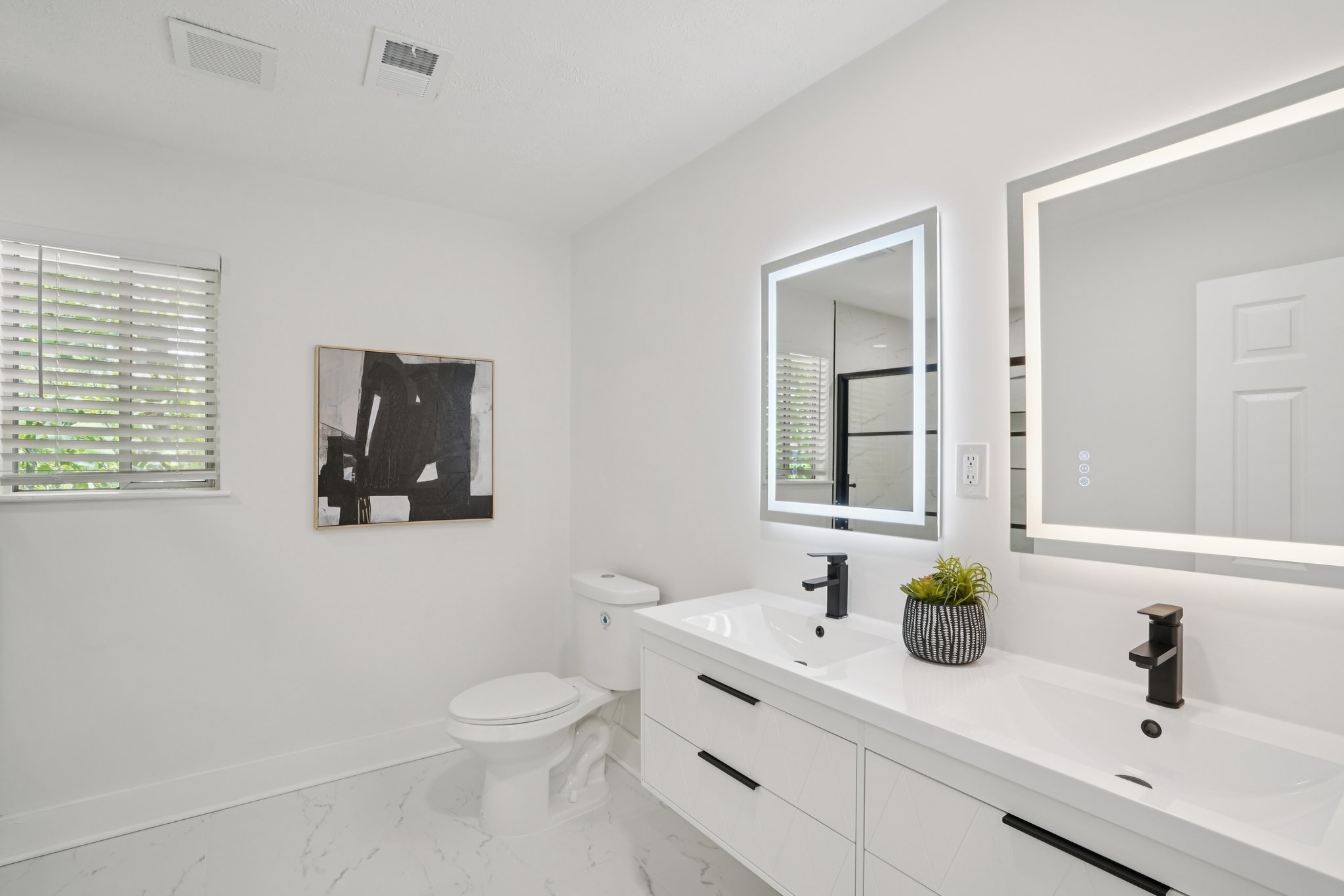 Rockcrest Dr-L0105-039.jpg