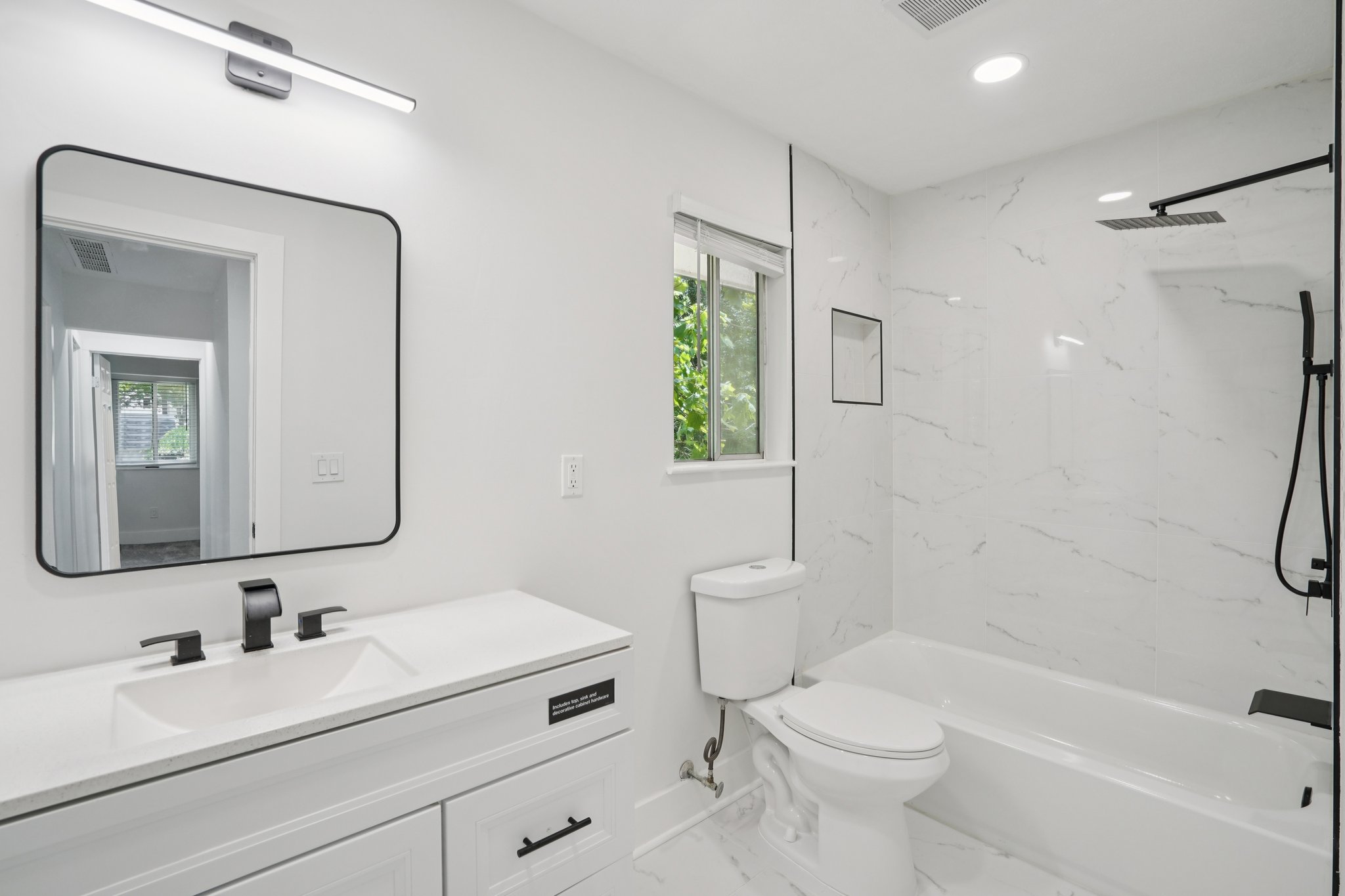 Rockcrest Dr-L0105-042.jpg