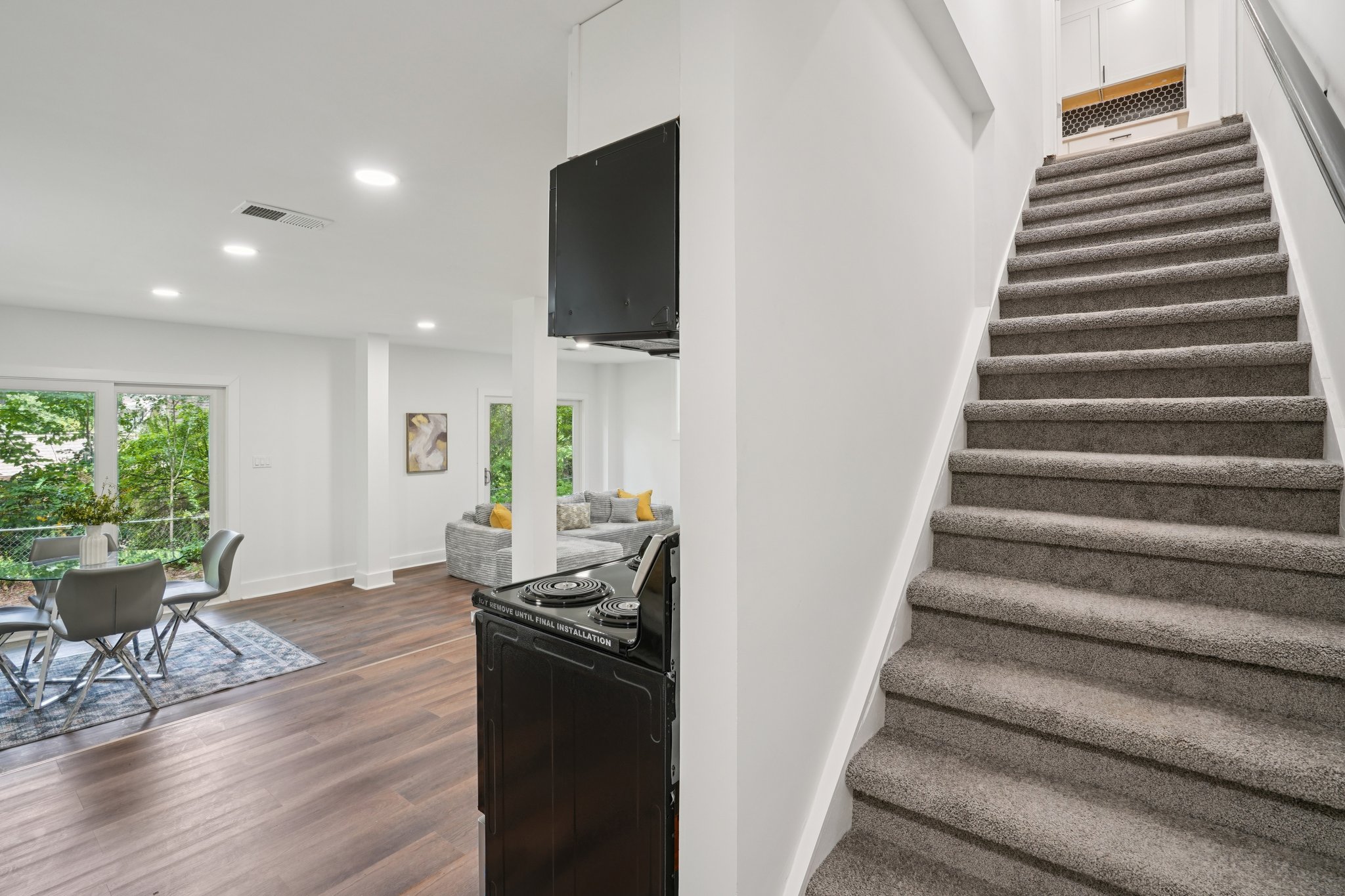 Rockcrest Dr-L0105-049.jpg