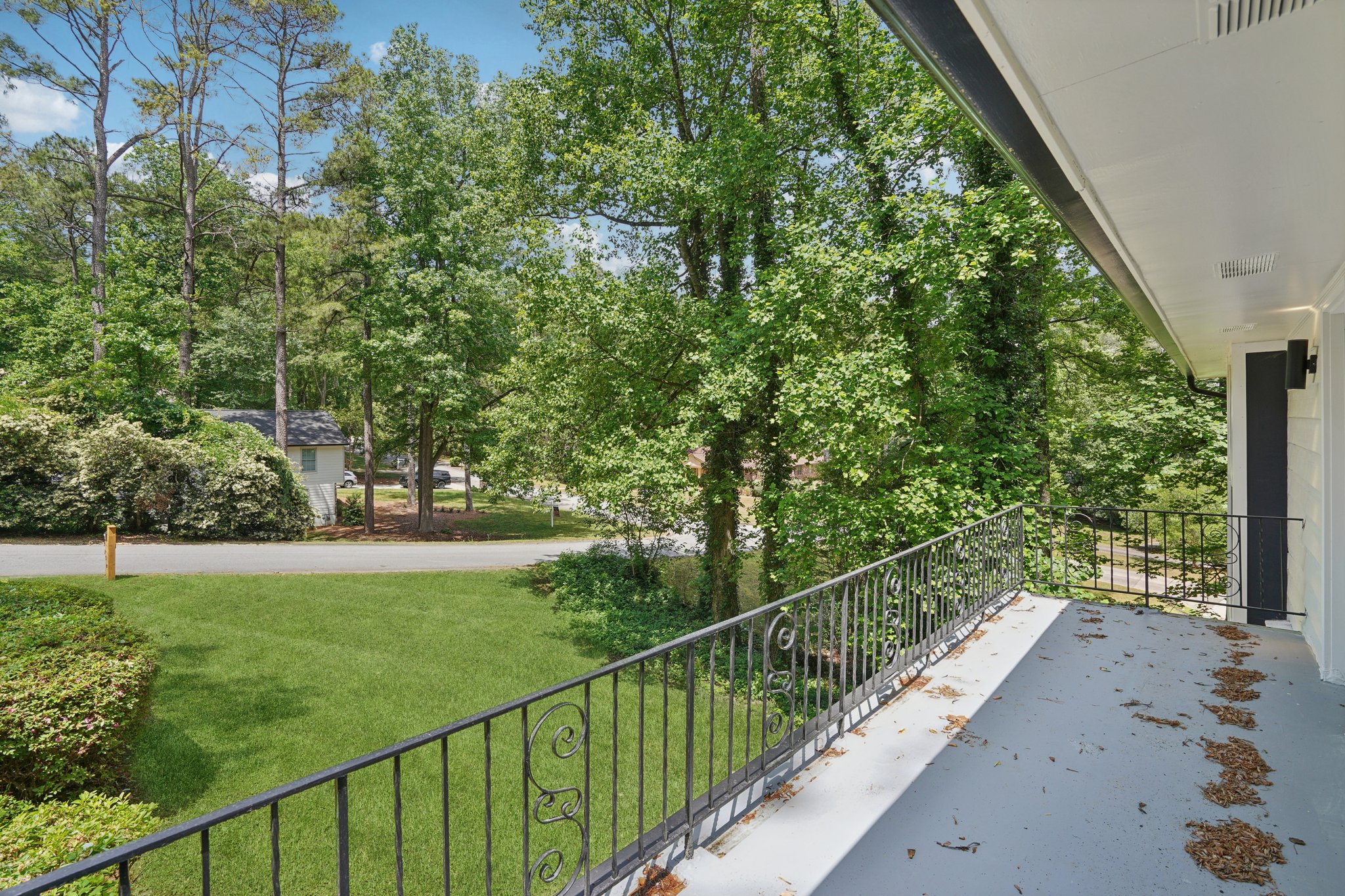 Rockcrest Dr-L0105-058.jpg