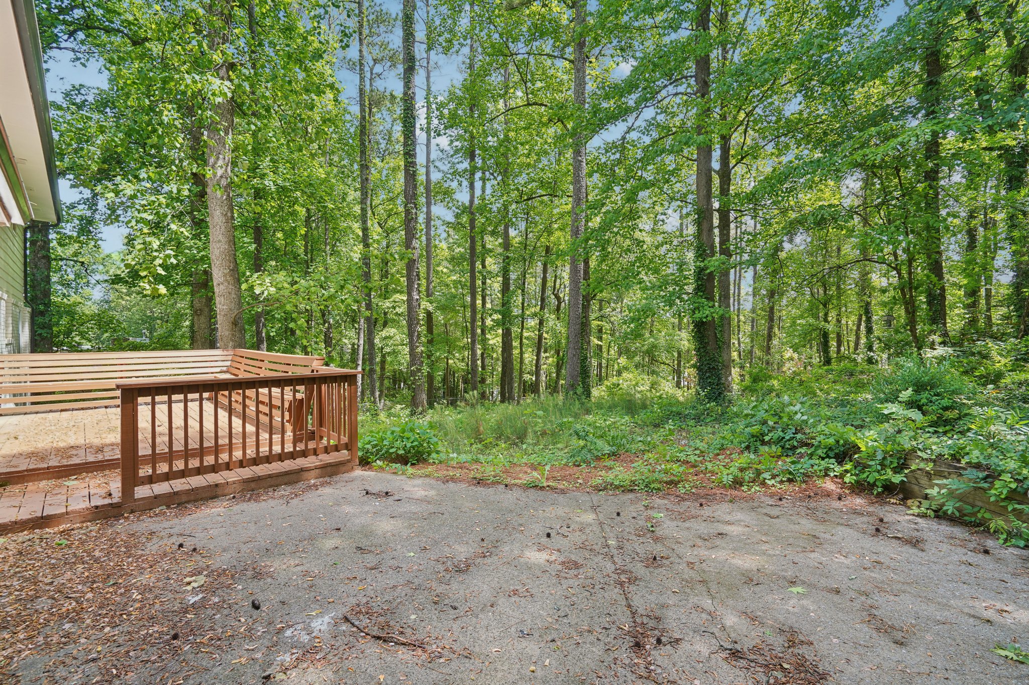 Rockcrest Dr-L0105-060.jpg