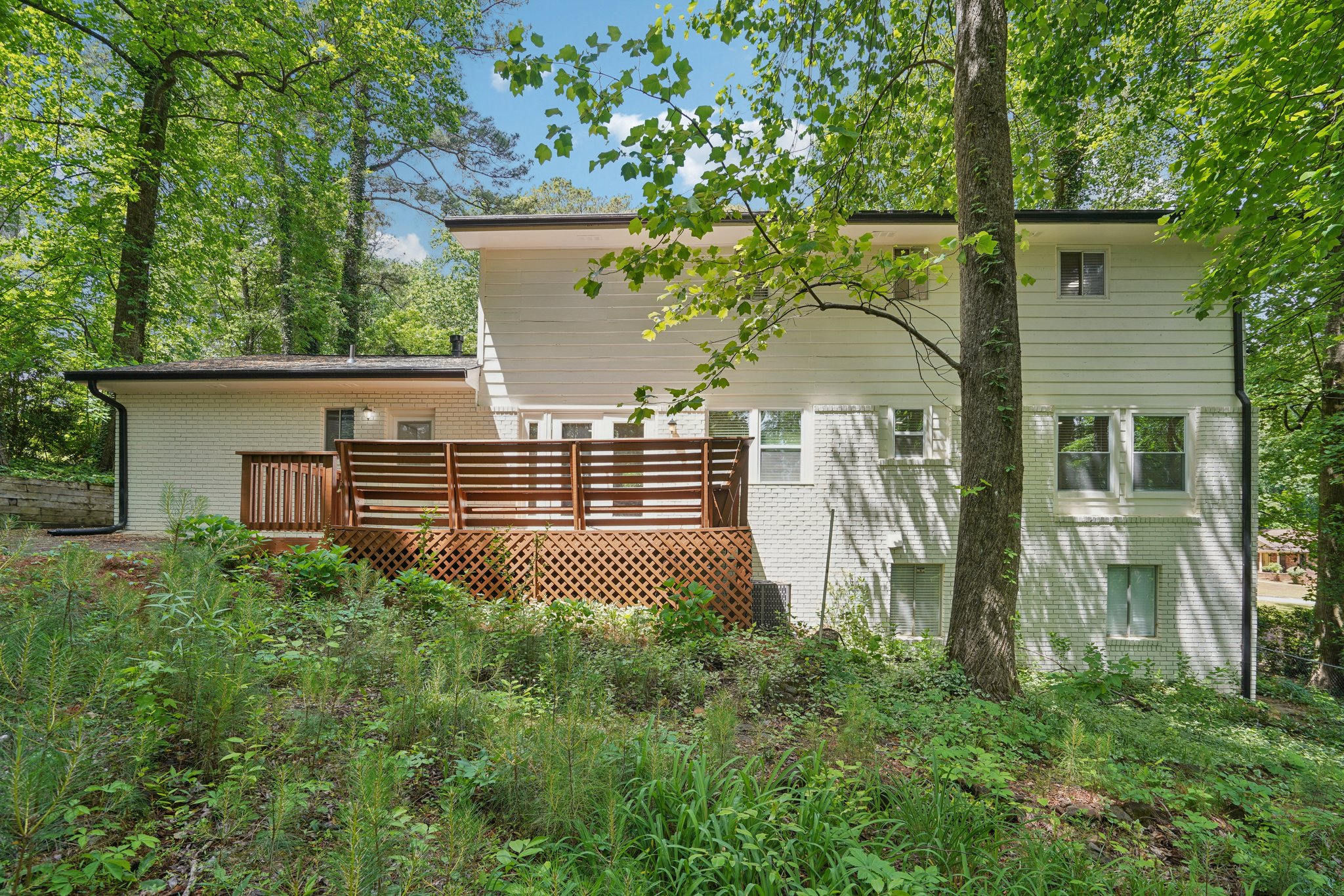 Rockcrest Dr-L0105-061.jpg