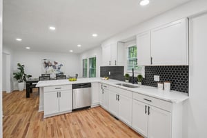 Rockcrest Dr-L0105-026.jpg