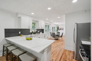 Rockcrest Dr-L0105-028.jpg