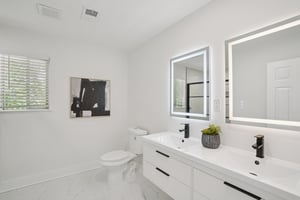 Rockcrest Dr-L0105-039.jpg
