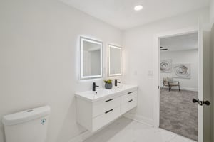 Rockcrest Dr-L0105-040.jpg