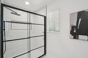 Rockcrest Dr-L0105-041.jpg