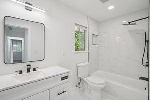 Rockcrest Dr-L0105-042.jpg