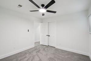 Rockcrest Dr-L0105-044.jpg