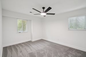 Rockcrest Dr-L0105-045.jpg