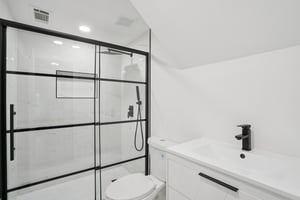 Rockcrest Dr-L0105-052.jpg