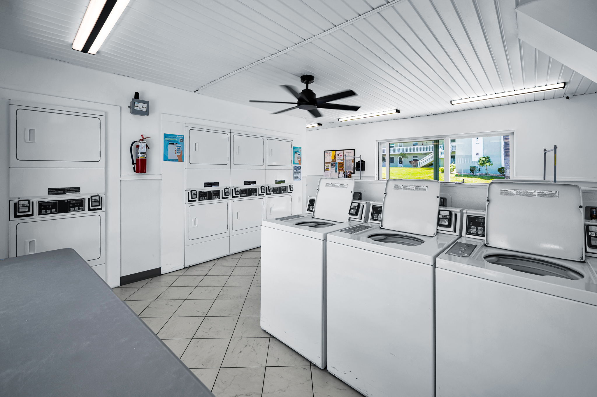 Laundry Room4