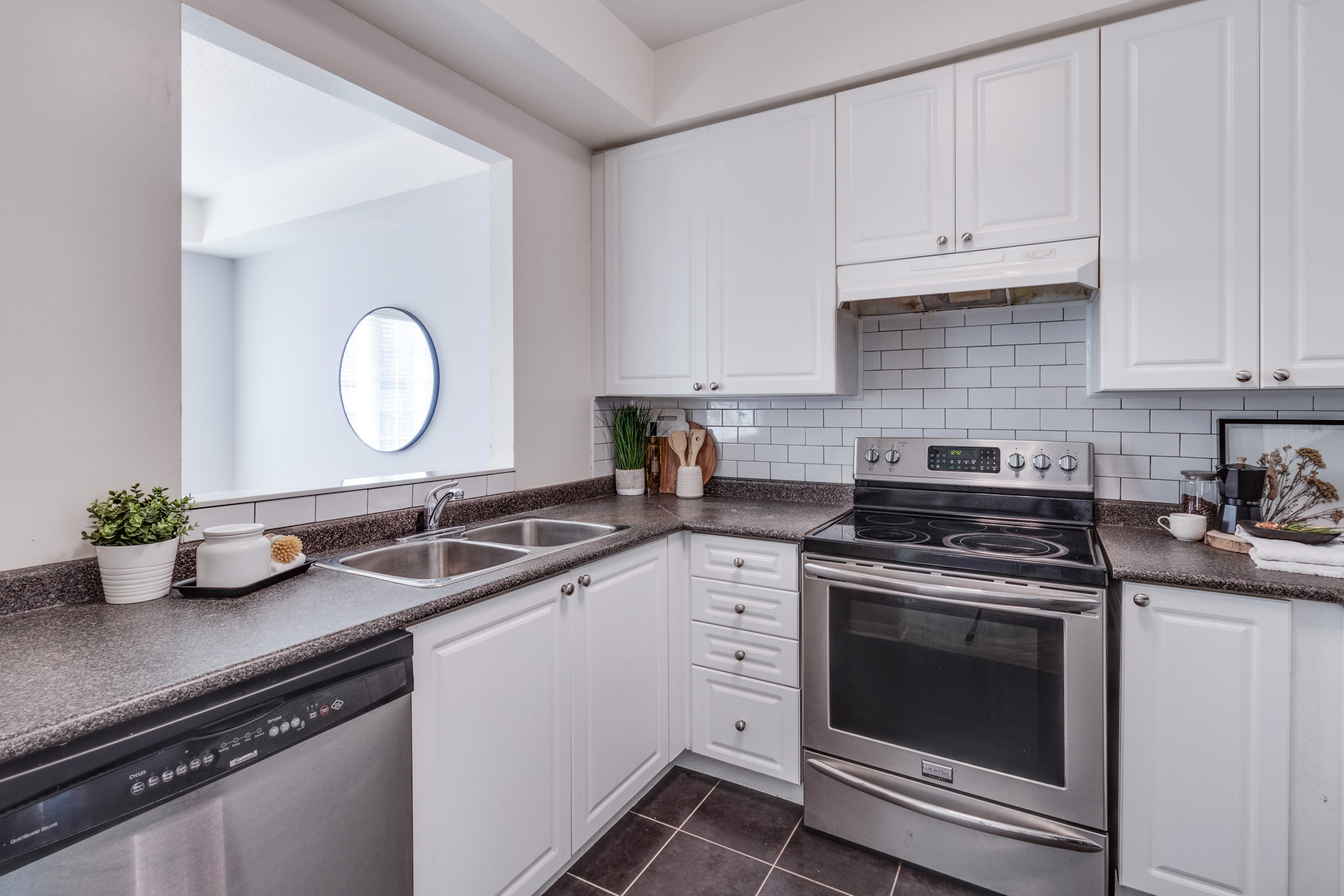 1250 St Martins Dr, Pickering, ON L1W 1L7, Canada Photo 19