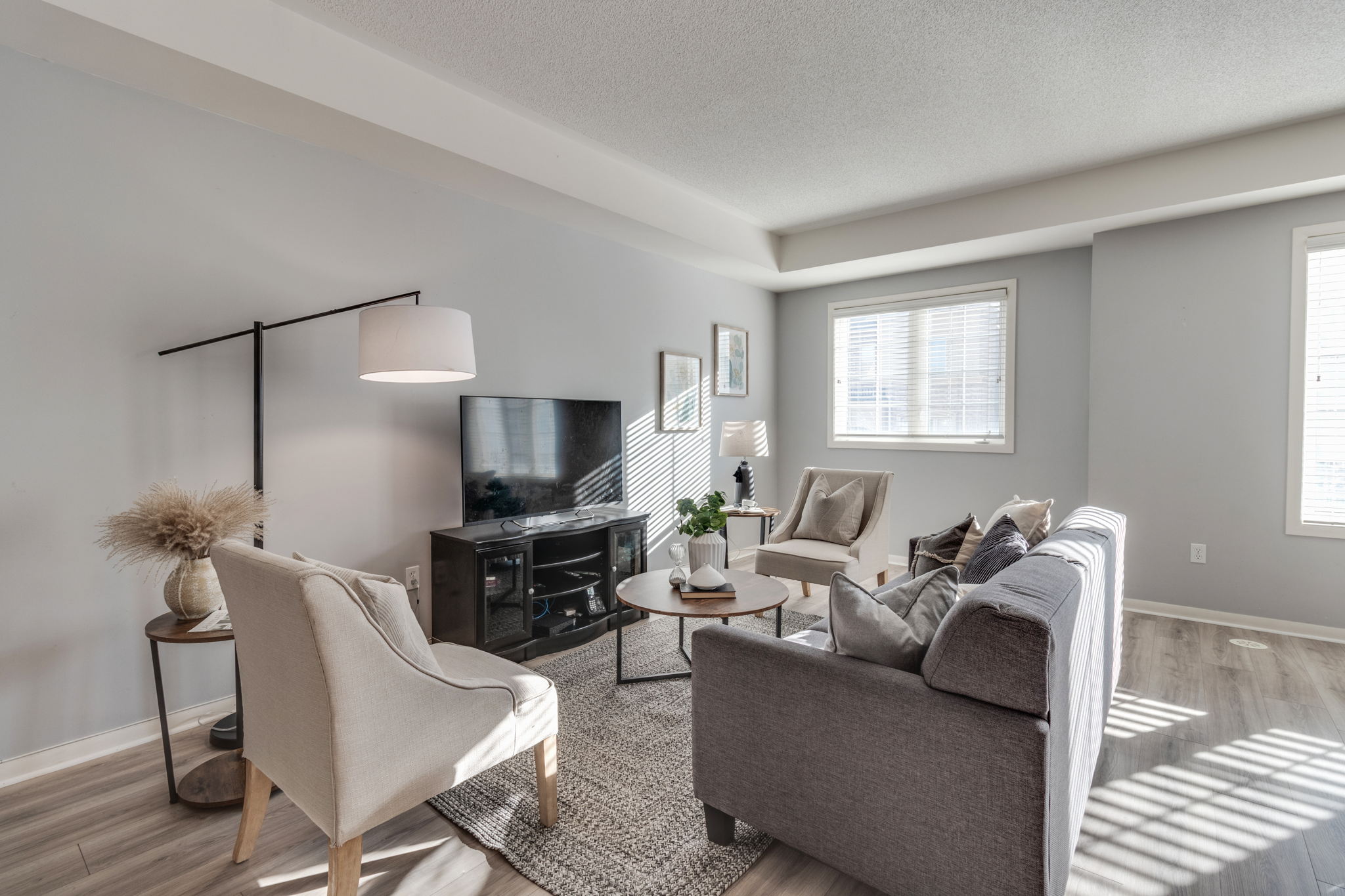 1250 St Martins Dr, Pickering, ON L1W 1L7, Canada Photo 12