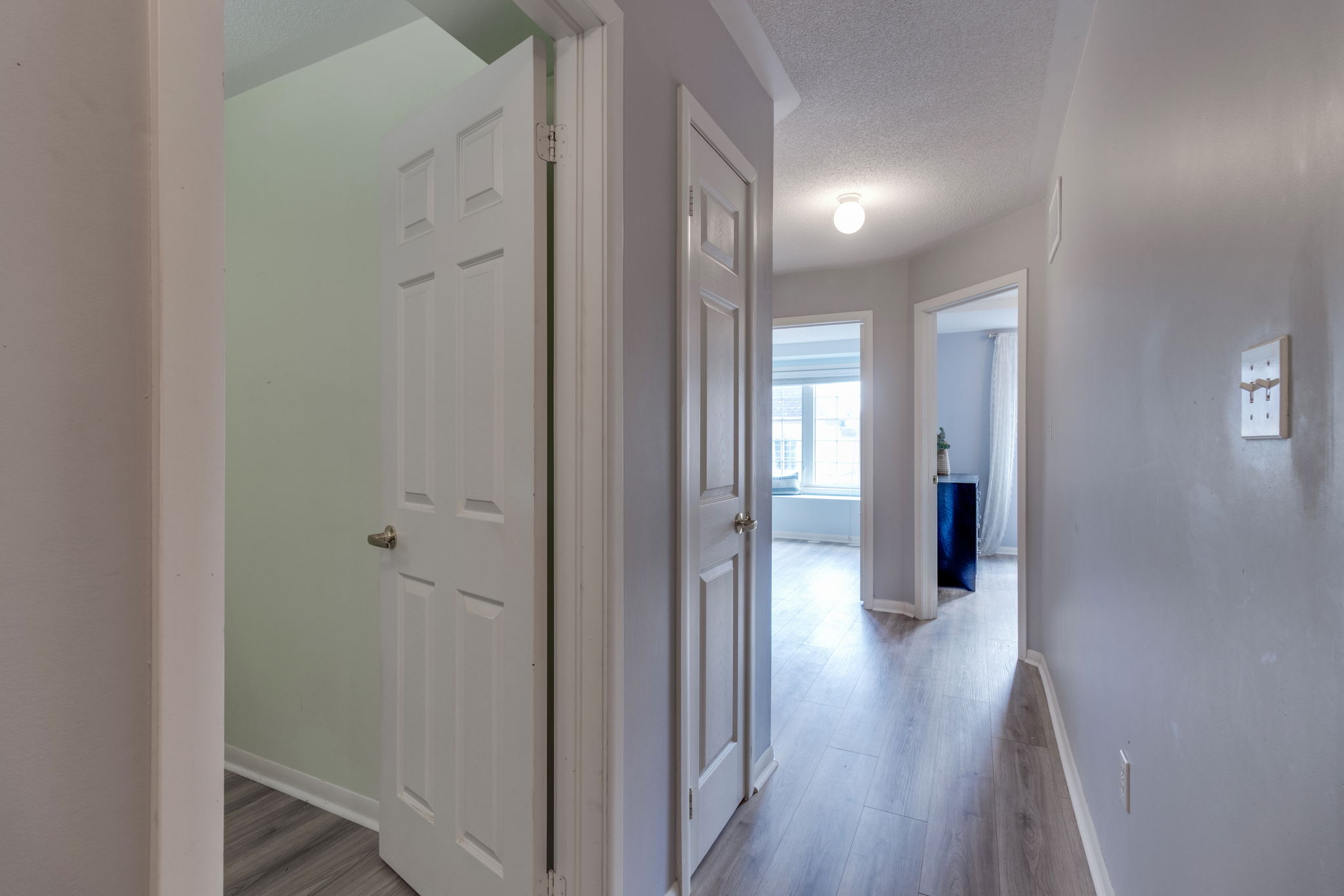 1250 St Martins Dr, Pickering, ON L1W 1L7, Canada Photo 25