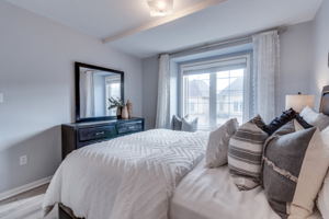 1250 St Martins Dr, Pickering, ON L1W 1L7, Canada Photo 28